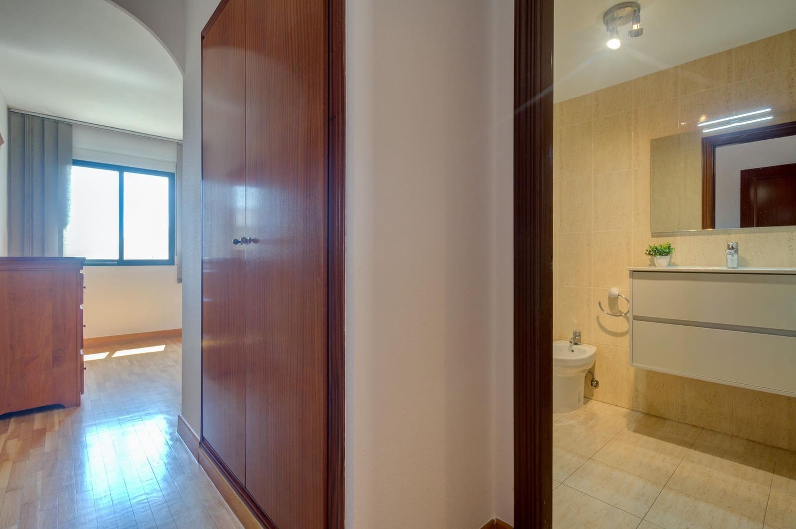 4 sypialnia Mieszkanie do wynajęcia w Miasto Alicante / Alacant z basenem garażem - 1 200 € (Ref: 9163672)