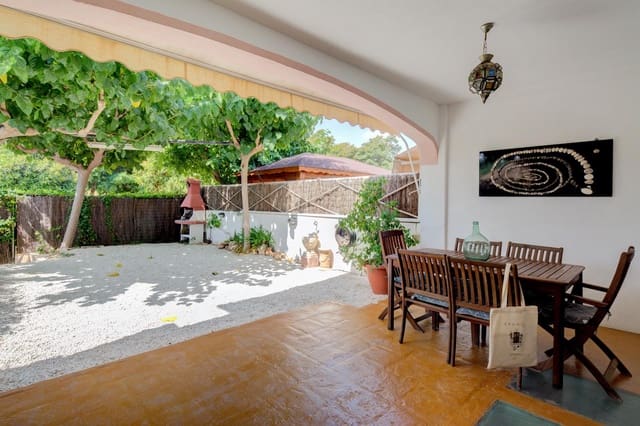 4 bedroom Terraced Villa for rent in Playa de San Juan, Alicante / Alacant city with pool garage - € 2,200 (Ref: 9165705)