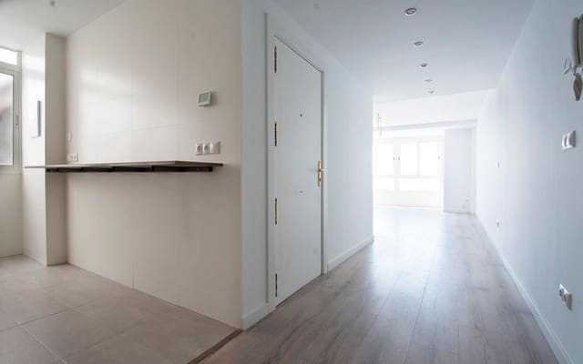 Appartement de 2 chambres à louer à Casco Antiguo - Sant Cruz - Ayuntamiento, Alicante ville - 1 400 € (Ref: 9188387)