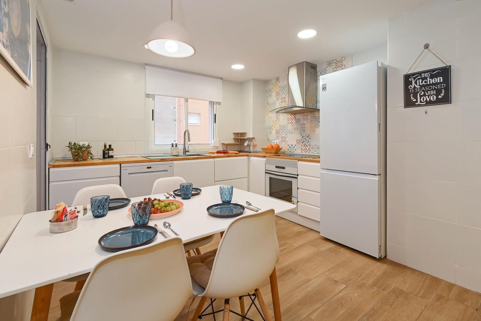 3 soveværelse Lejlighed til leje i Alicante by med swimmingpool garage - € 1.400 (Ref: 9326433)