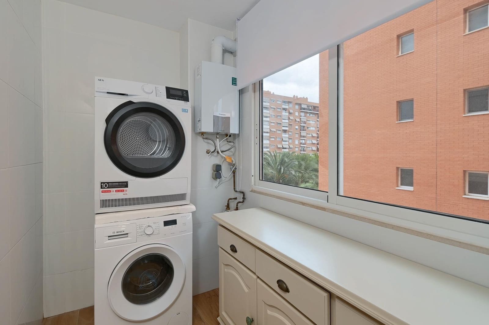 3 soveværelse Lejlighed til leje i Alicante by med swimmingpool garage - € 1.400 (Ref: 9326433)