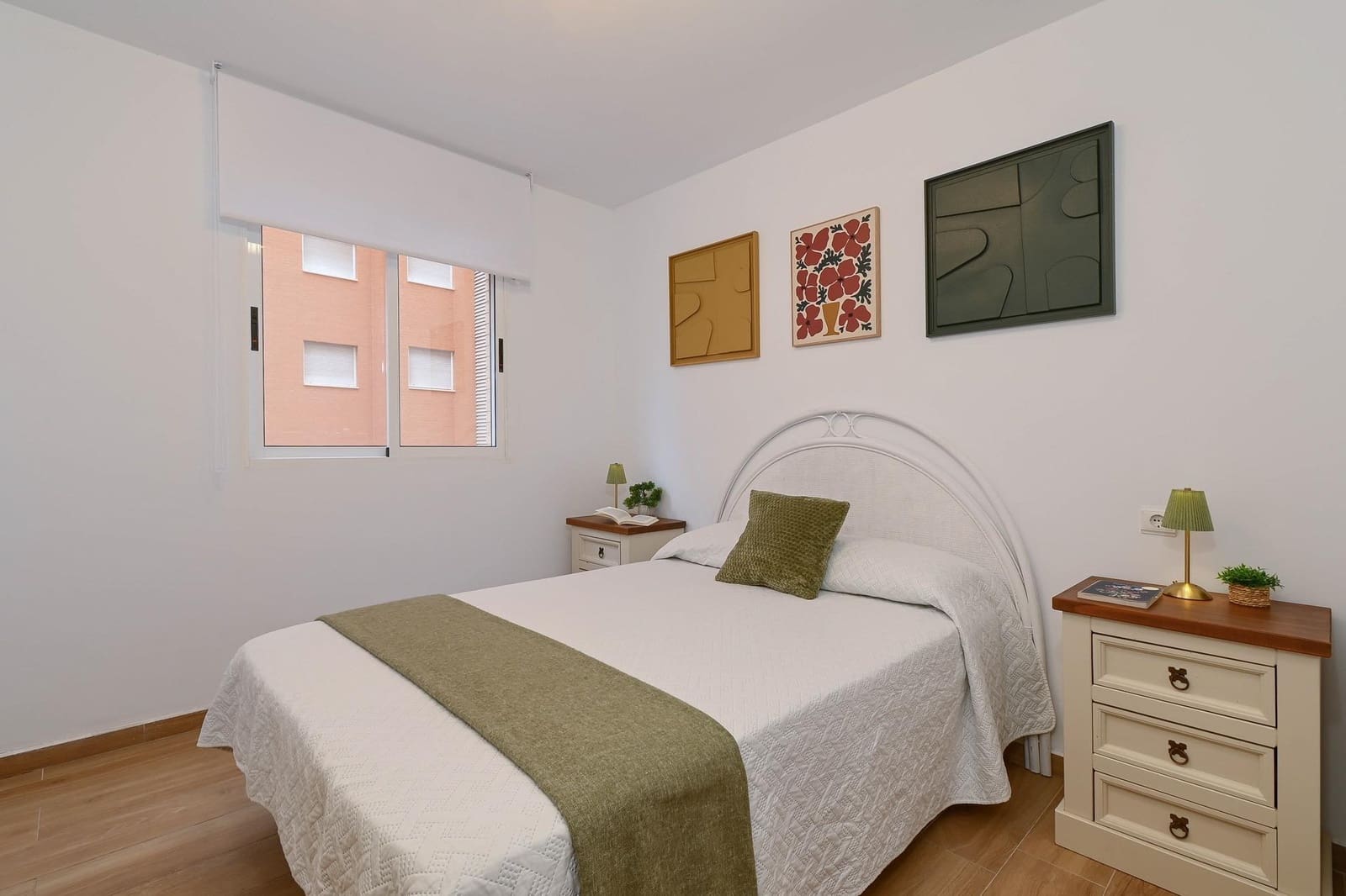 3 soveværelse Lejlighed til leje i Alicante by med swimmingpool garage - € 1.400 (Ref: 9326433)