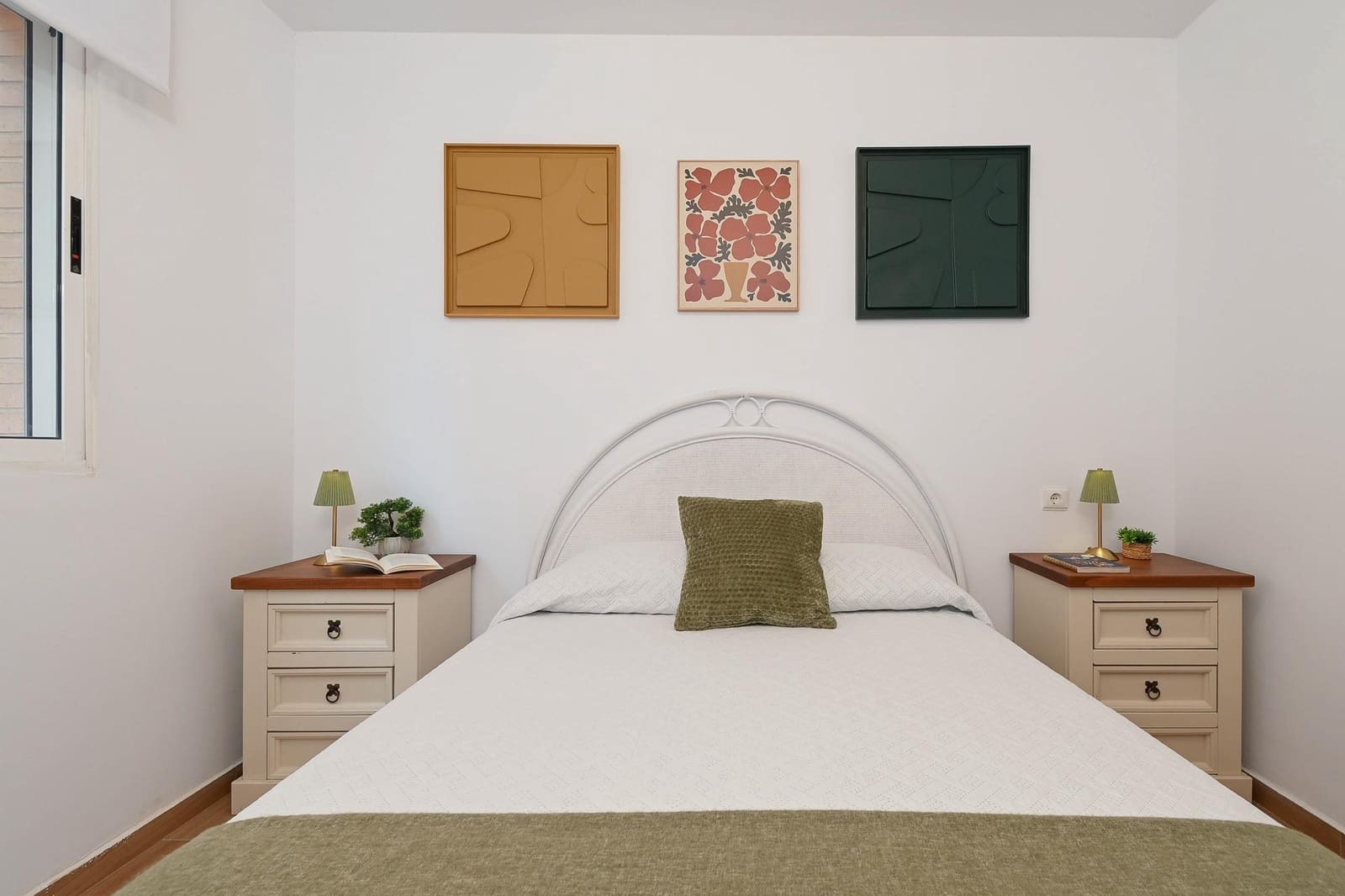 3 soveværelse Lejlighed til leje i Alicante by med swimmingpool garage - € 1.400 (Ref: 9326433)