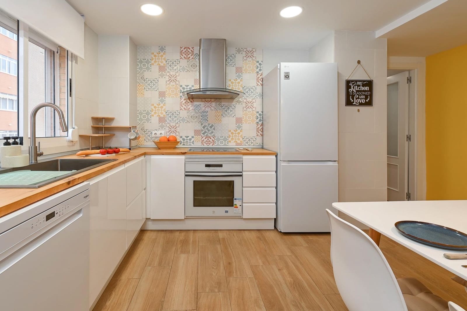 3 soveværelse Lejlighed til leje i Alicante by med swimmingpool garage - € 1.400 (Ref: 9326433)