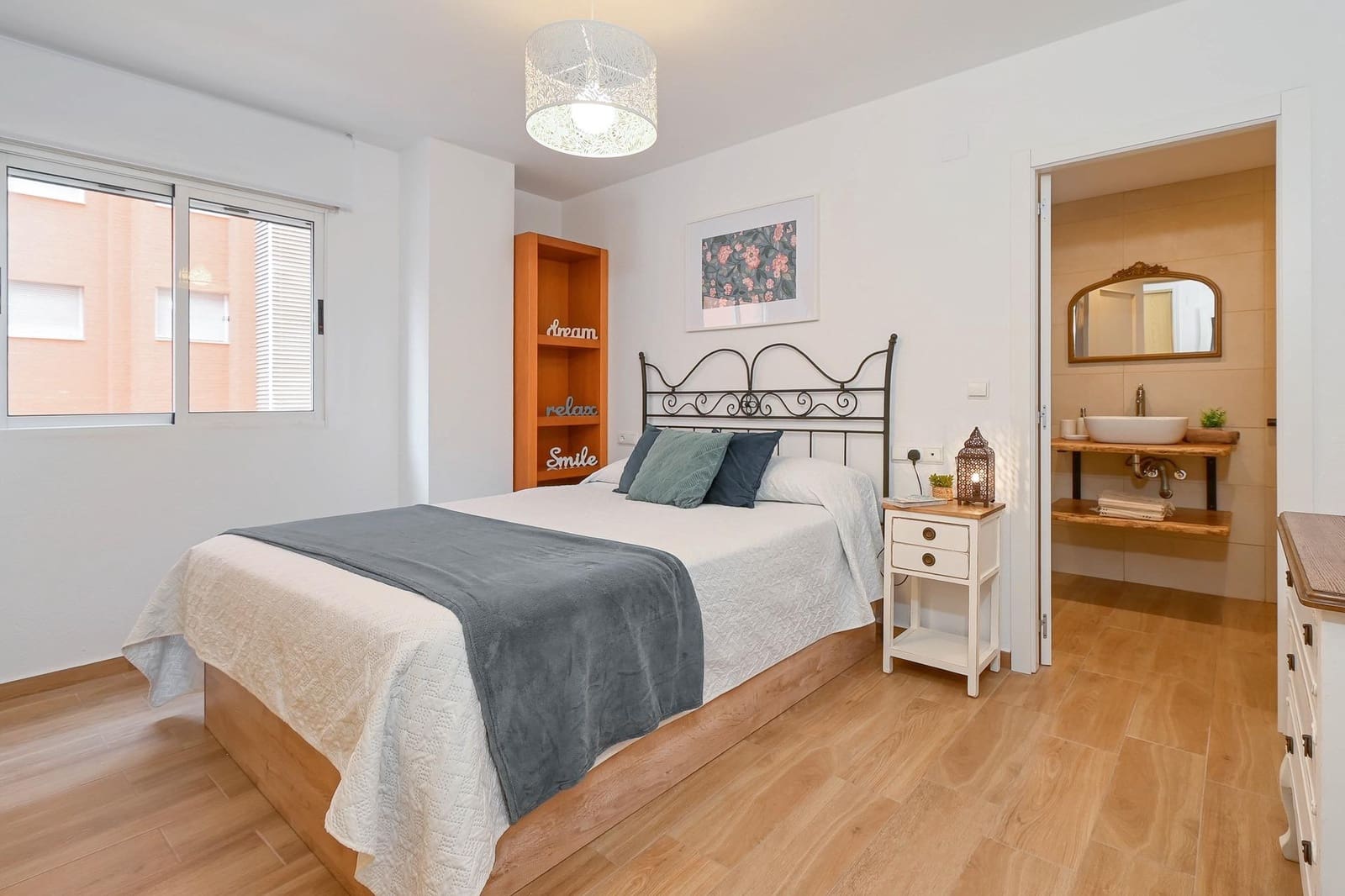 3 soveværelse Lejlighed til leje i Alicante by med swimmingpool garage - € 1.400 (Ref: 9326433)