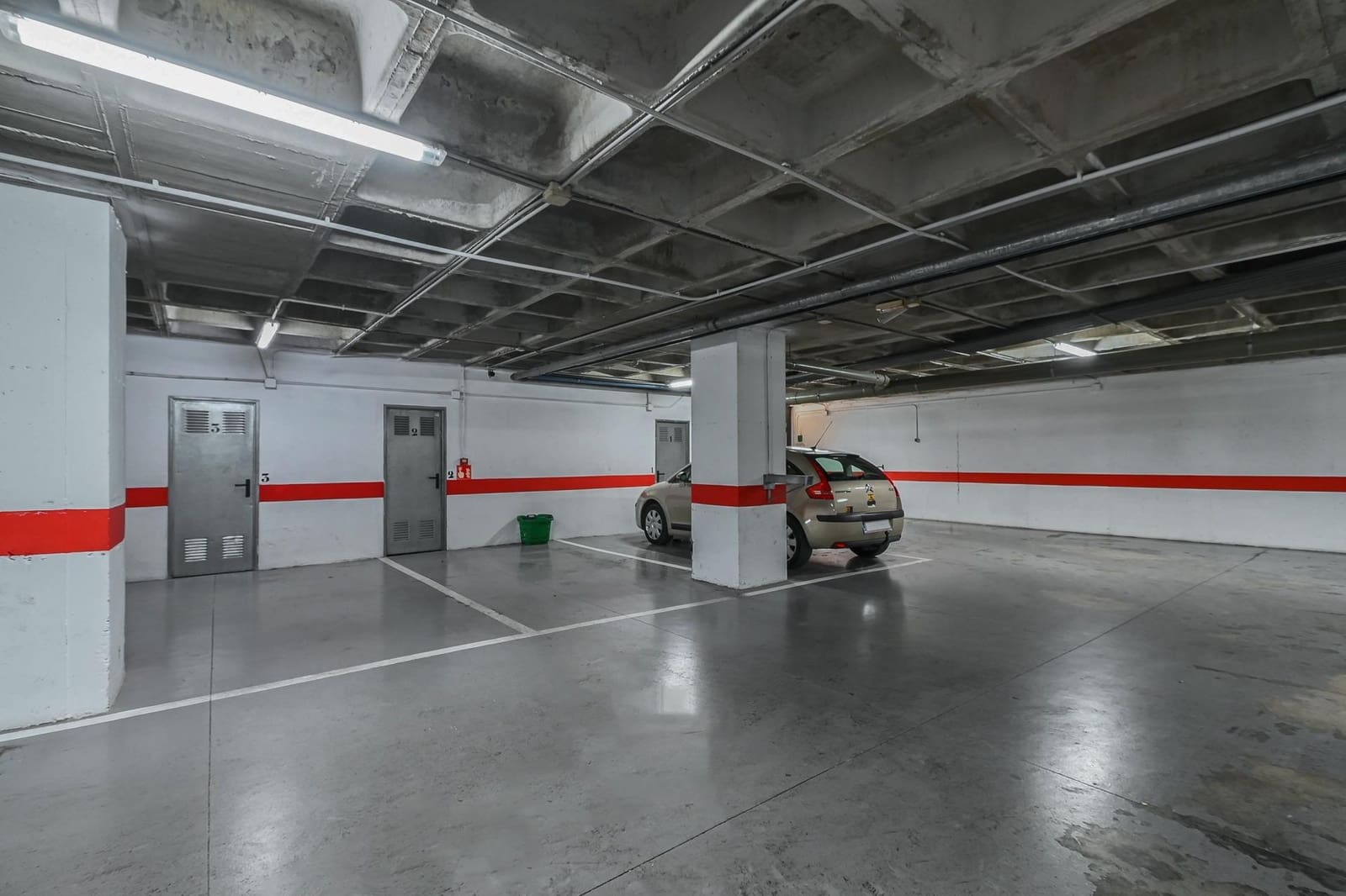 3 soveværelse Lejlighed til leje i Alicante by med swimmingpool garage - € 1.400 (Ref: 9326433)