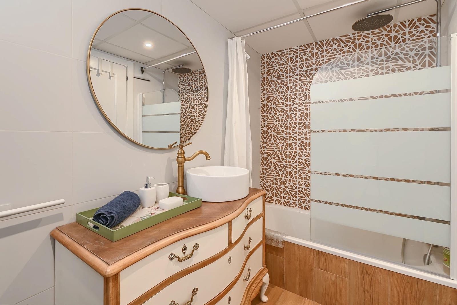 3 soveværelse Lejlighed til leje i Alicante by med swimmingpool garage - € 1.400 (Ref: 9326433)