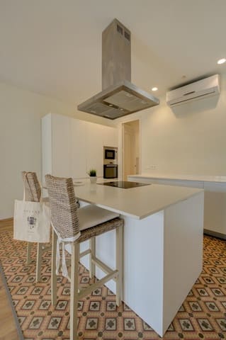 2 bedroom Flat for rent in Barrio del Centro, Alicante / Alacant city - € 1,600 (Ref: 9419671)