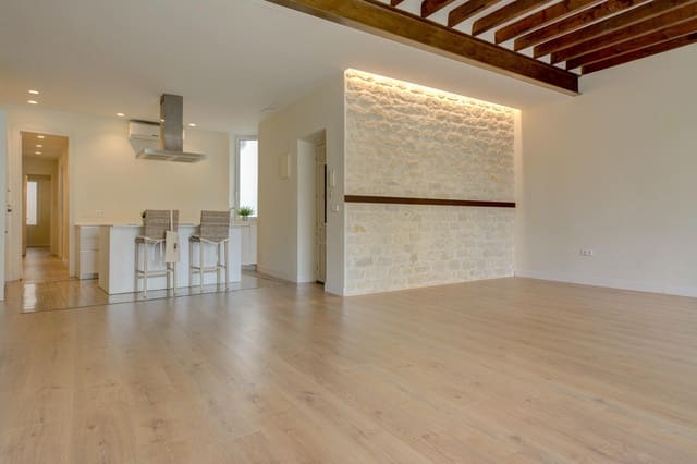 2 bedroom Flat for rent in Barrio del Centro, Alicante / Alacant city - € 1,600 (Ref: 9419671)