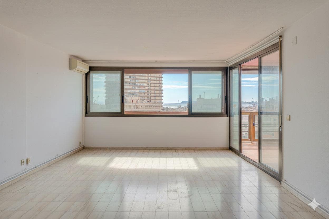 4 bedroom Penthouse for sale in Alicante / Alacant city with garage - € 829,000 (Ref: 9419672)