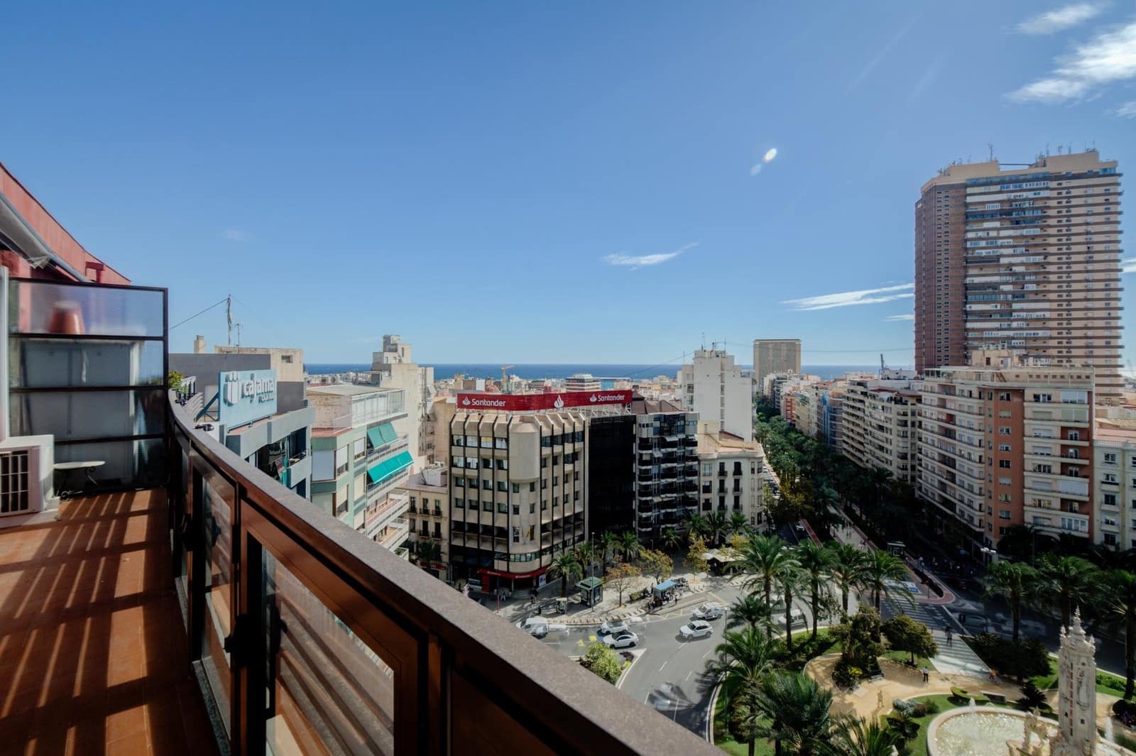 4 bedroom Penthouse for sale in Alicante / Alacant city with garage - € 829,000 (Ref: 9419672)