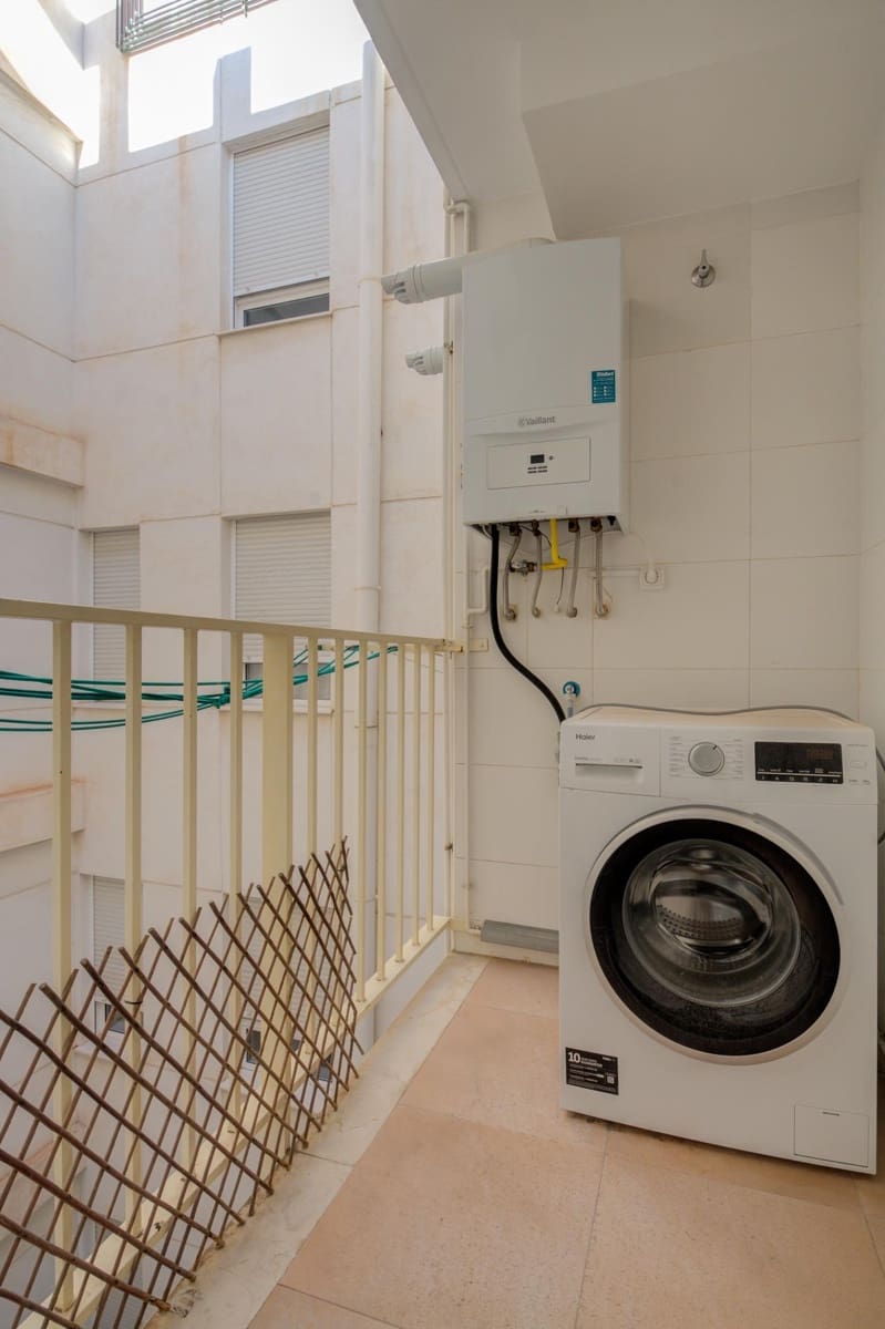 3 bedroom Flat for sale in Alicante / Alacant city with garage - € 379,000 (Ref: 9472946)