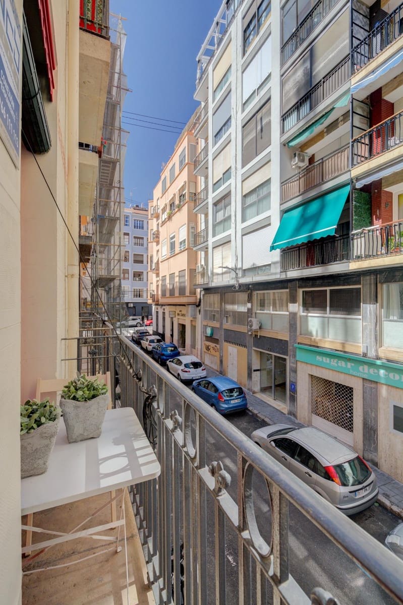 2 bedroom Flat for rent in Alicante / Alacant city - € 1,300 (Ref: 9677438)