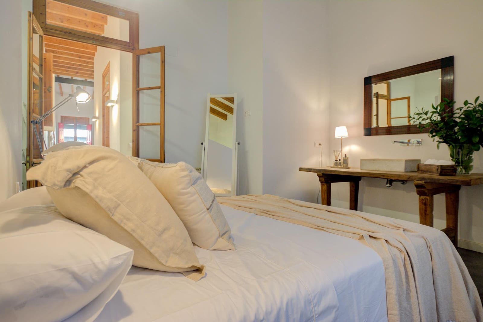 2 bedroom Flat for rent in Alicante / Alacant city - € 1,300 (Ref: 9677438)