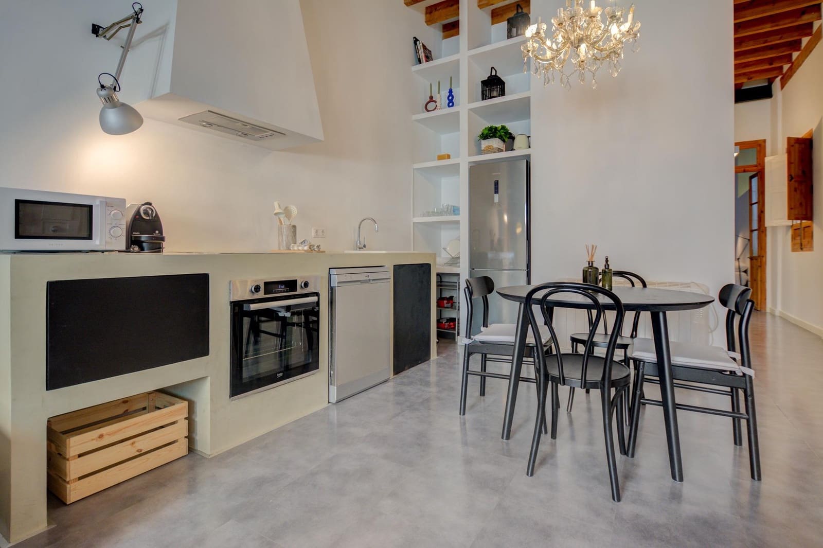 2 bedroom Flat for rent in Alicante / Alacant city - € 1,300 (Ref: 9677438)