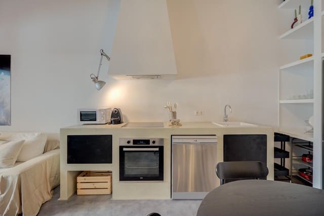 2 bedroom Flat for rent in Mercado, Alicante / Alacant city - € 1,300 (Ref: 9677438)