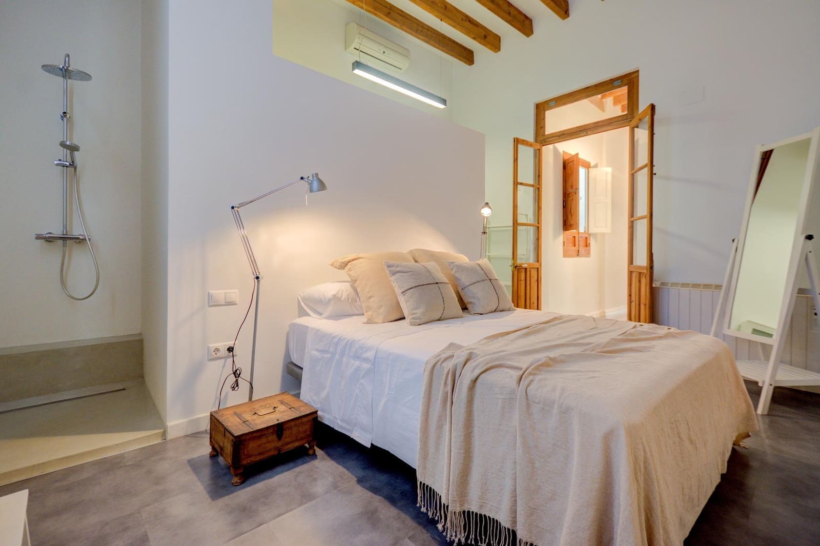 2 bedroom Flat for rent in Alicante / Alacant city - € 1,300 (Ref: 9677438)