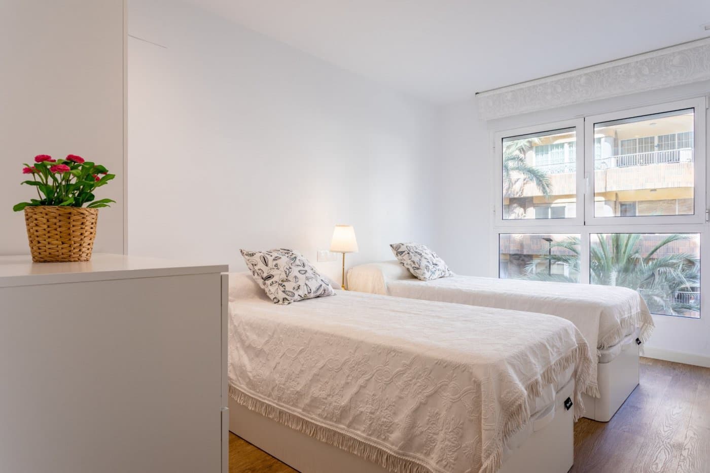 3 bedroom Flat for sale in Alicante / Alacant city with garage - € 370,000 (Ref: 9679820)