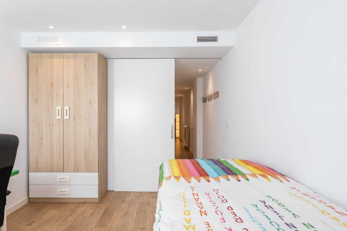 3 bedroom Flat for sale in Alicante / Alacant city with garage - € 370,000 (Ref: 9679820)