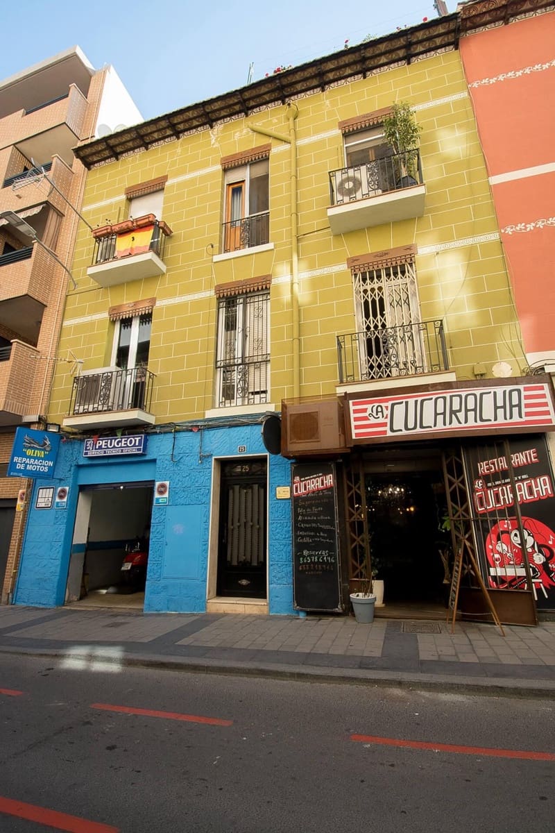 2 bedroom Flat for rent in Alicante / Alacant city - € 1,400 (Ref: 9839222)