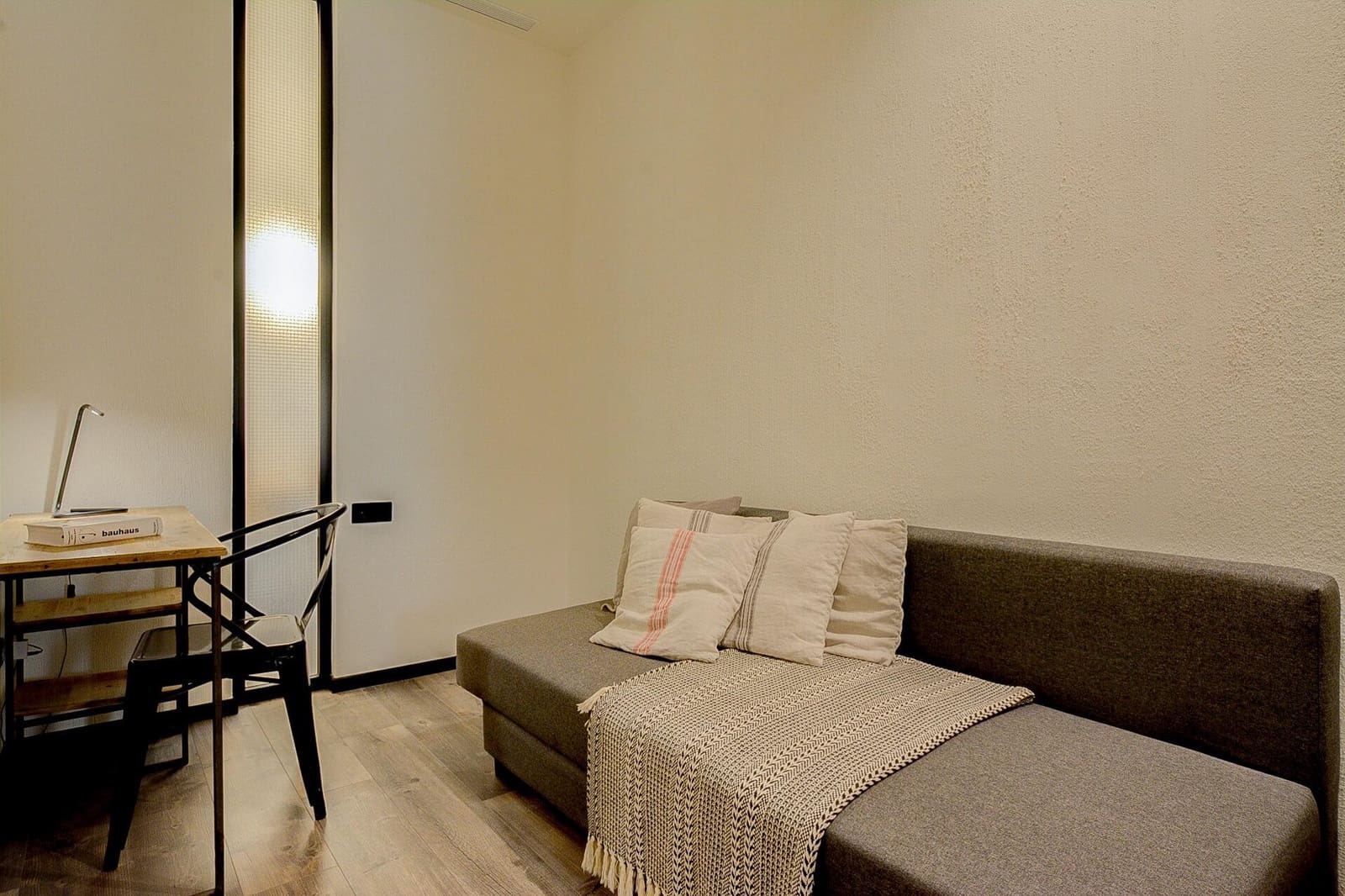 2 bedroom Flat for rent in Alicante / Alacant city - € 1,400 (Ref: 9839222)