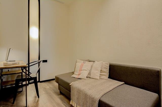 2 bedroom Flat for rent in Mercado, Alicante / Alacant city - € 1,400 (Ref: 9839222)