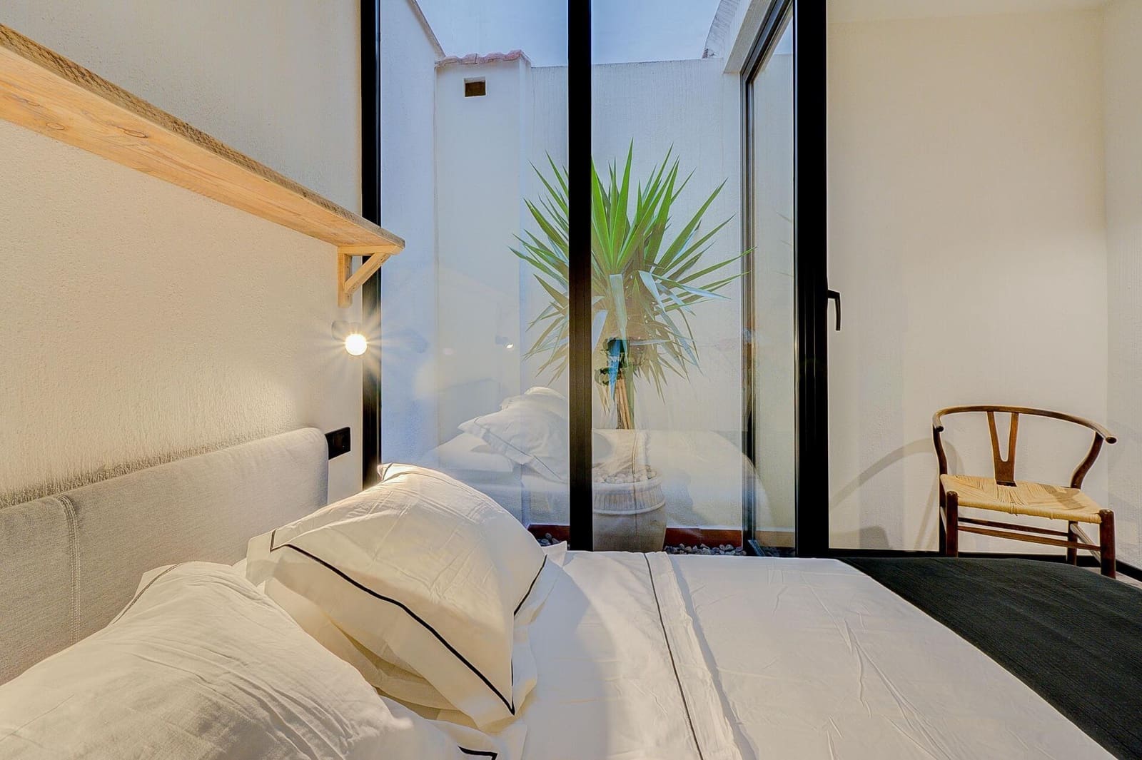 2 bedroom Flat for rent in Alicante / Alacant city - € 1,400 (Ref: 9839222)
