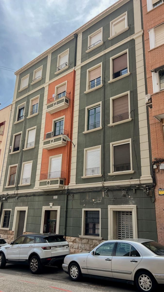 1 slaapkamer Flat te koop in Alicante stad - € 249.000 (Ref: 9878767)