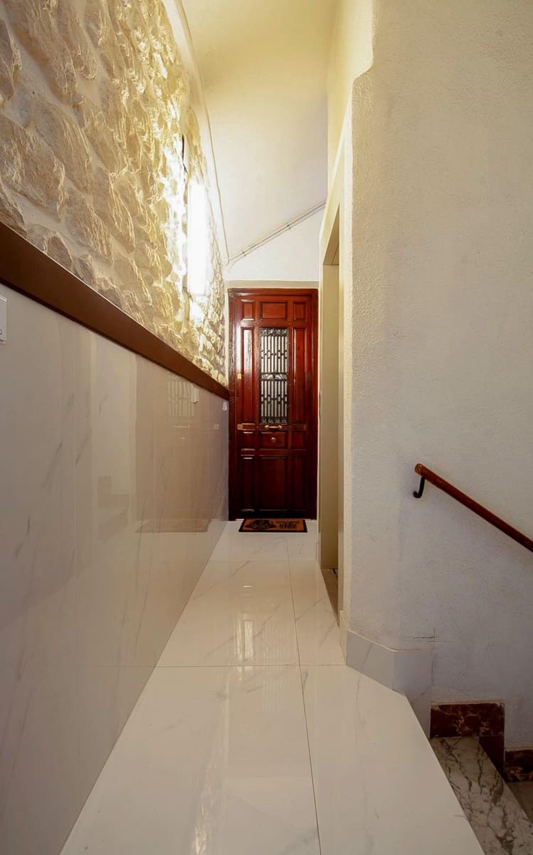 2 soveværelse Kontor til leje i Alicante by - € 1.400 (Ref: 9884761)