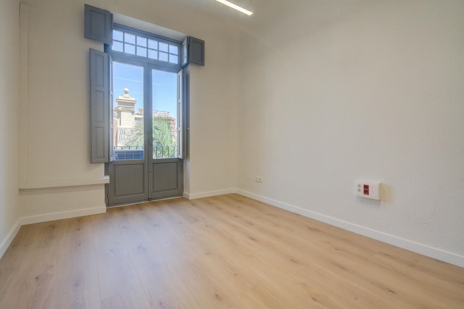 2 soveværelse Kontor til leje i Alicante by - € 1.400 (Ref: 9884761)