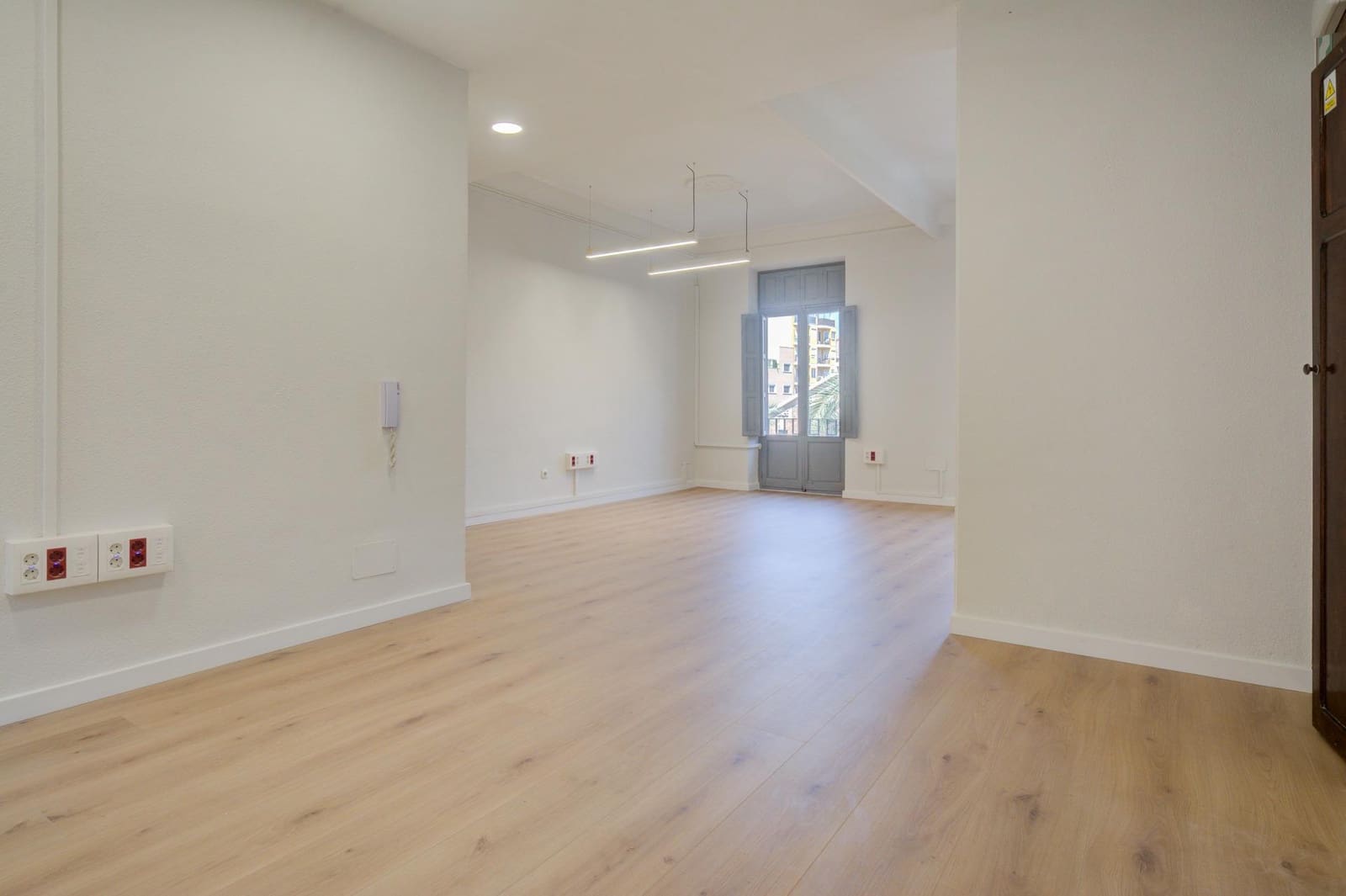 2 soveværelse Kontor til leje i Alicante by - € 1.400 (Ref: 9884761)