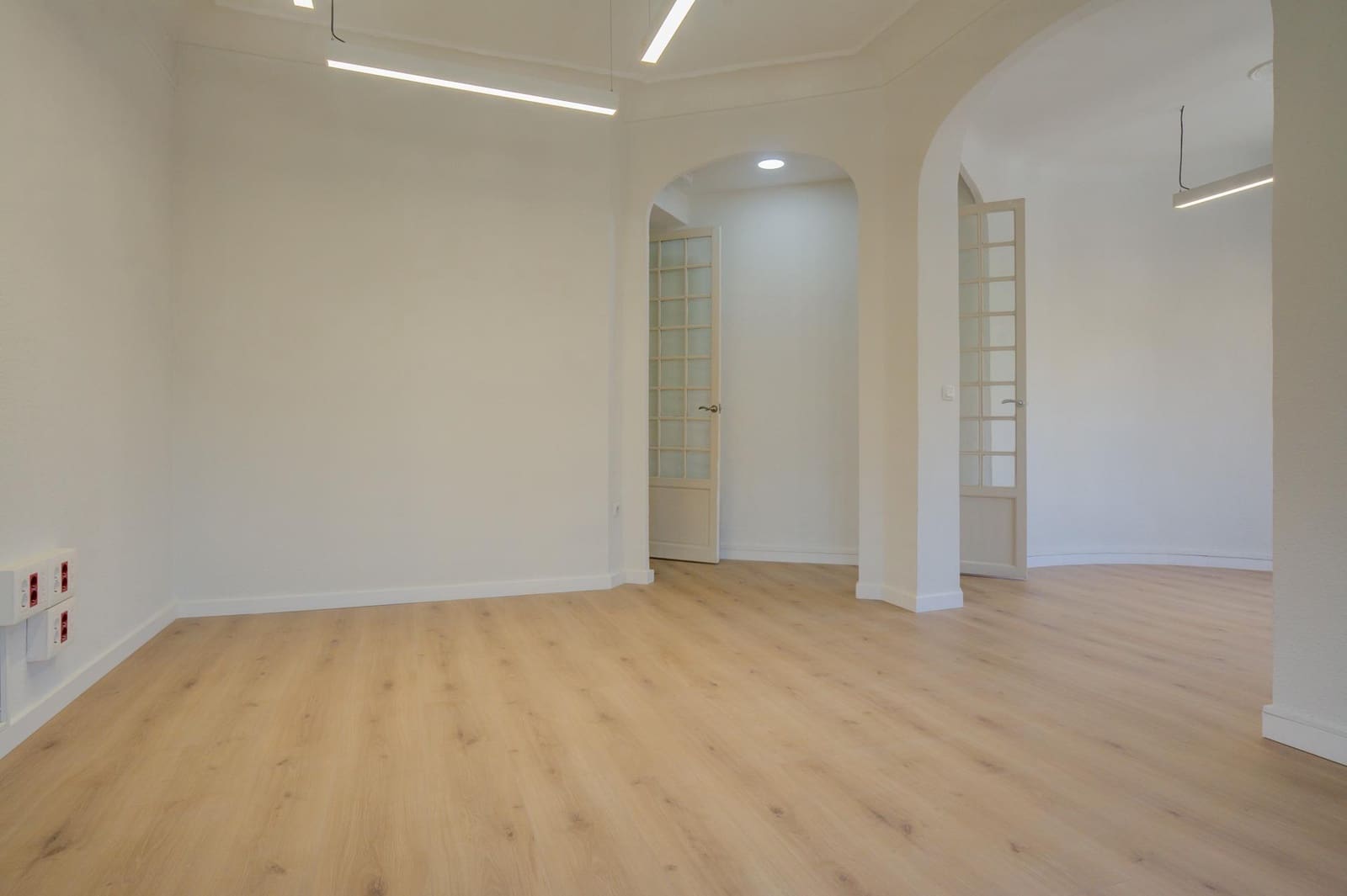 2 soveværelse Kontor til leje i Alicante by - € 1.400 (Ref: 9884761)