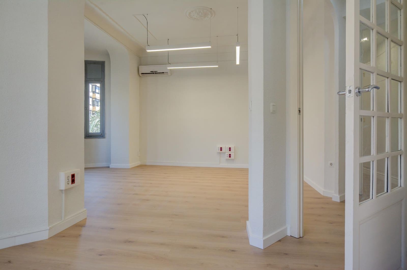 2 soveværelse Kontor til leje i Alicante by - € 1.400 (Ref: 9884761)