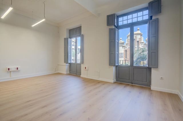 2 soveværelse Kontor til leje i Barrio del Centro, Alicante by - € 1.400 (Ref: 9884761)