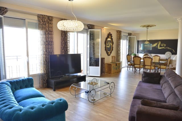4 bedroom Flat for sale in Zaragoza city - € 780,000 (Ref: 9412637)