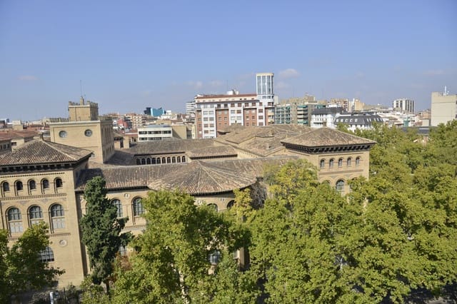 4 bedroom Flat for sale in Zaragoza city - € 780,000 (Ref: 9412637)