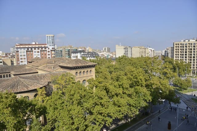 4 bedroom Flat for sale in Zaragoza city - € 780,000 (Ref: 9412637)