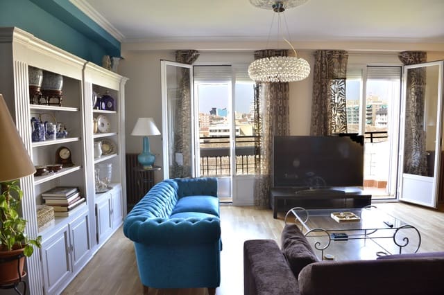 4 bedroom Flat for sale in Zaragoza city - € 780,000 (Ref: 9412637)