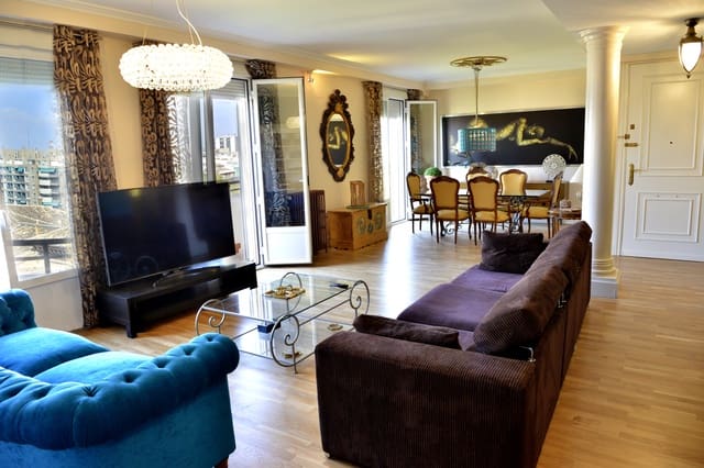 4 bedroom Flat for sale in Zaragoza city - € 780,000 (Ref: 9412637)