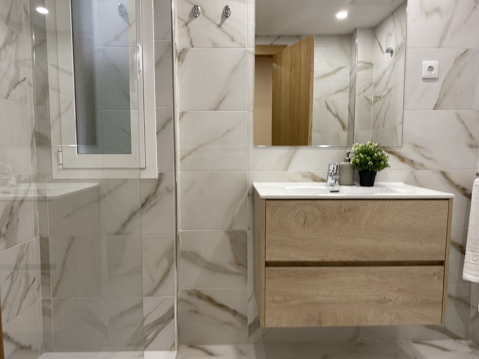 2 sypialnia Apartament na sprzedaż w Jaca z basenem garażem - 365 000 € (Ref: 9413257)