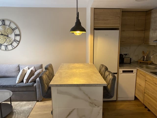 2 bedroom Apartment for sale in Jaca with pool garage - € 365,000 (Ref: 9413257)