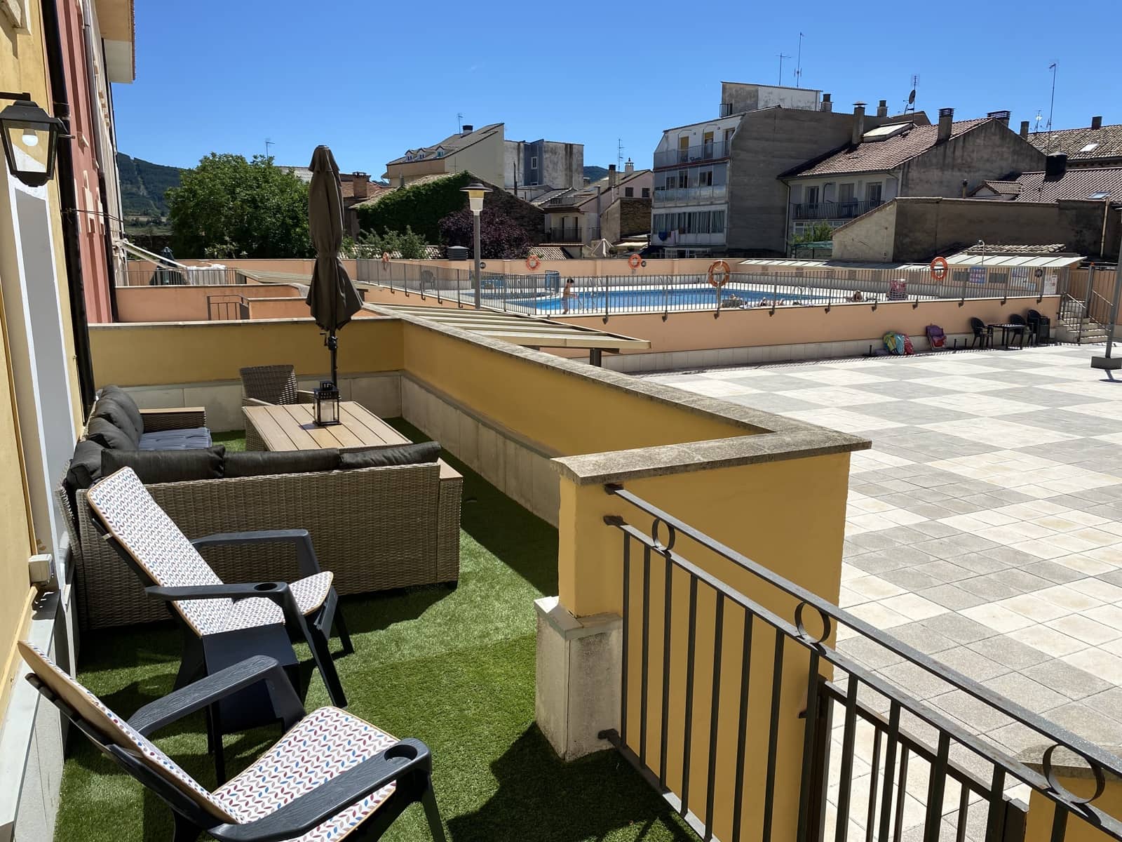 2 sypialnia Apartament na sprzedaż w Jaca z basenem garażem - 365 000 € (Ref: 9413257)