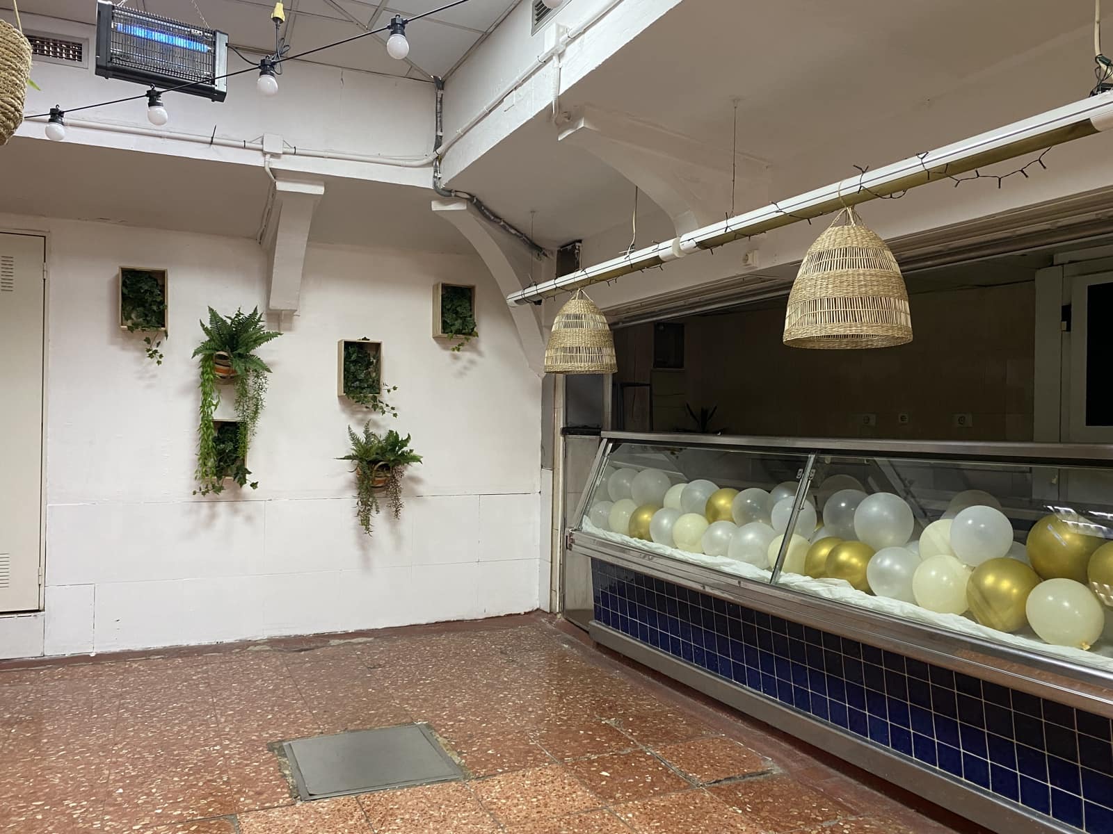 Commercieel te huur in Zaragoza stad met garage - € 6.500 (Ref: 9413262)