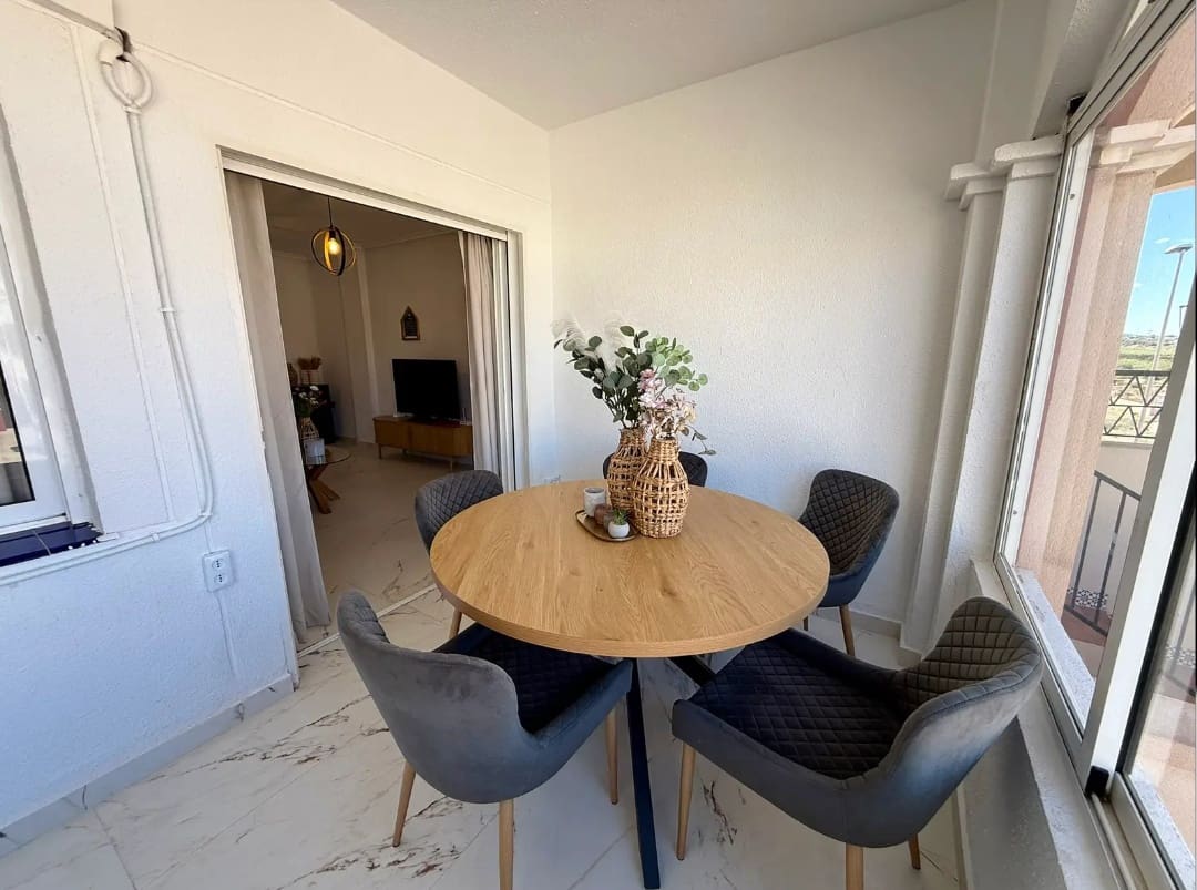 Apartamento de 2 habitaciones en Orihuela en venta con piscina garaje - 200.000 € (Ref: 10054803)