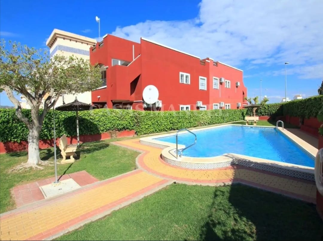 Apartamento de 2 habitaciones en Orihuela en venta con piscina garaje - 200.000 € (Ref: 10054803)