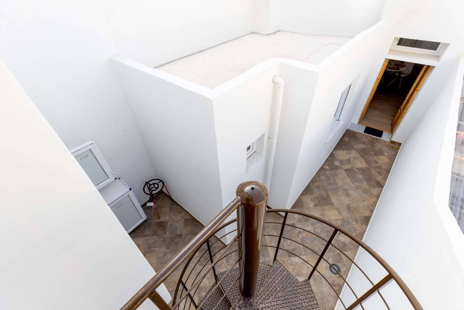 4 sovrum Radhus till salu i Torrevieja - 199 999 € (Ref: 8999273)