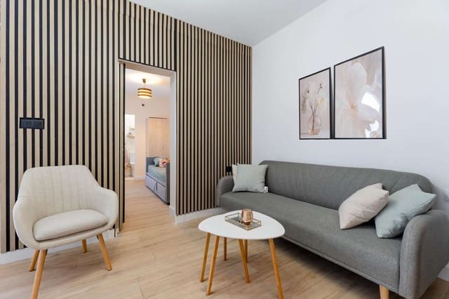 4 chambre Villa/Maison Mitoyenne à vendre à Torrevieja - 199 999 € (Ref: 8999273)