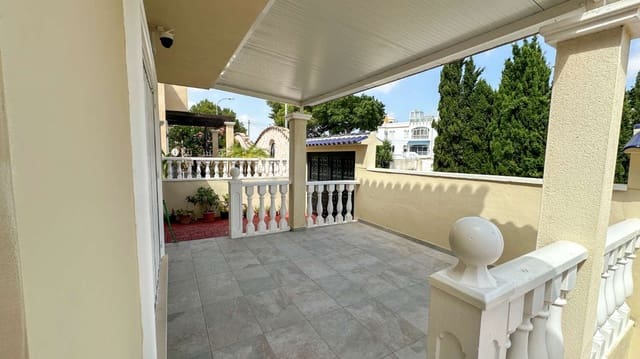 3 soverom Villa til salgs i Orihuela med svømmebasseng garasje - € 345 000 (Ref: 9219856)