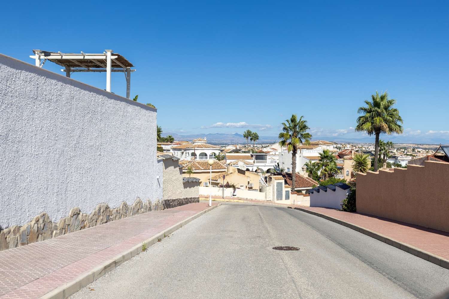 3 bedroom Villa for sale in Ciudad Quesada with garage - € 219,999 (Ref: 9356729)