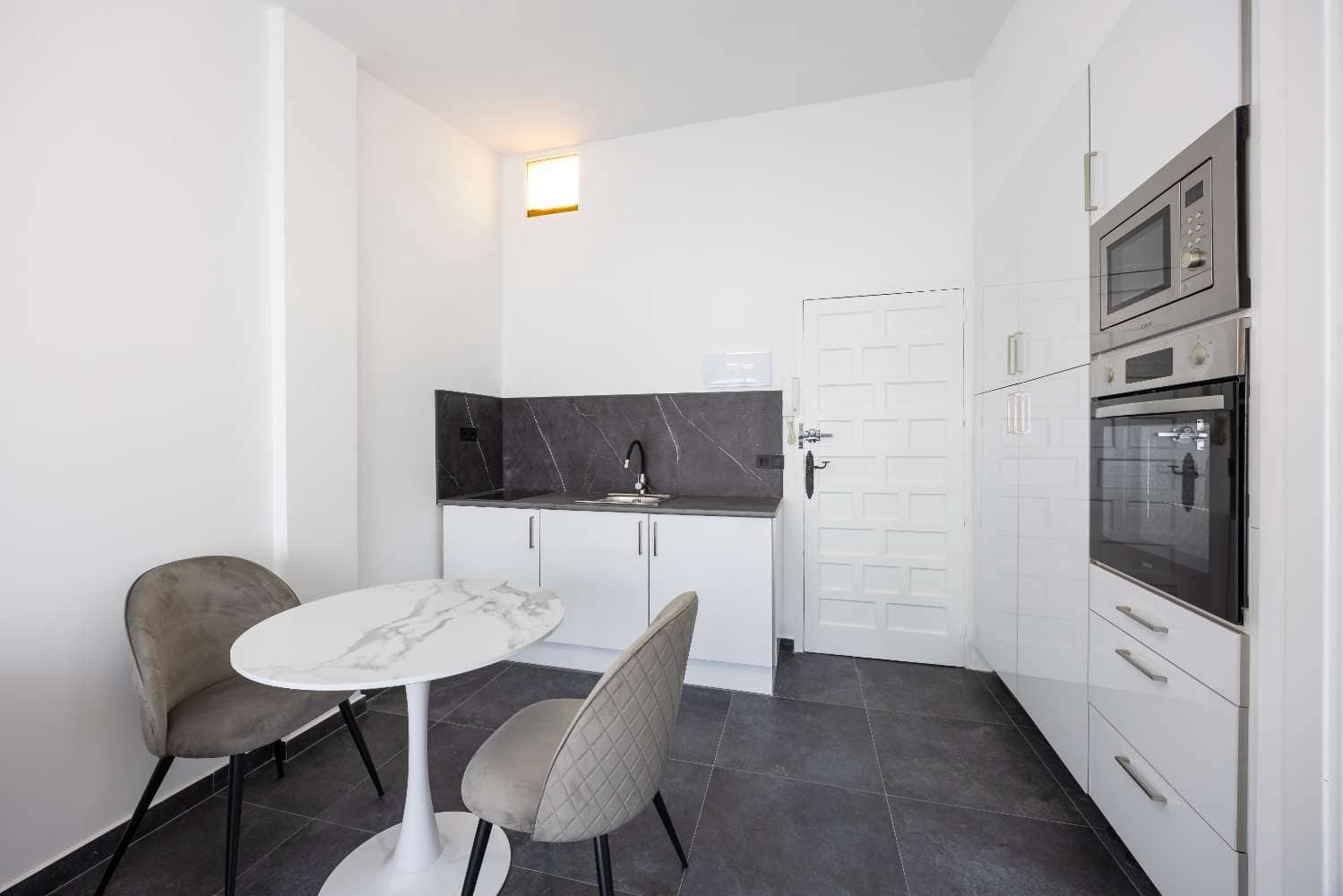 1 makuuhuone Huoneisto myytävänä paikassa Torrevieja mukana uima-altaan - 126 000 € (Ref: 9540882)